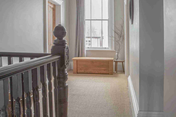 Reclaimed wood blanket box