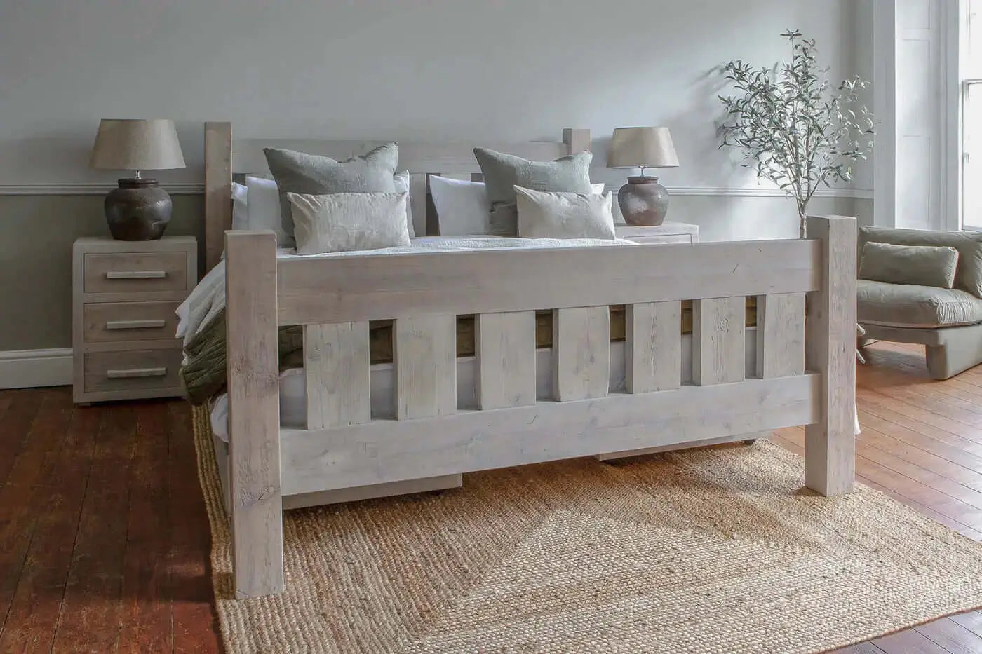 Darcy Footboard Bed