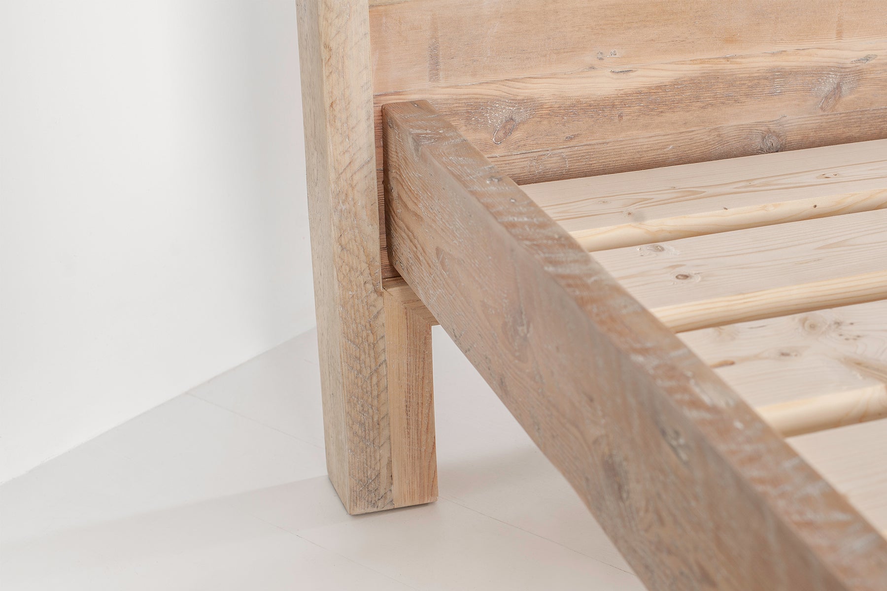 Havisham Bed With Low End