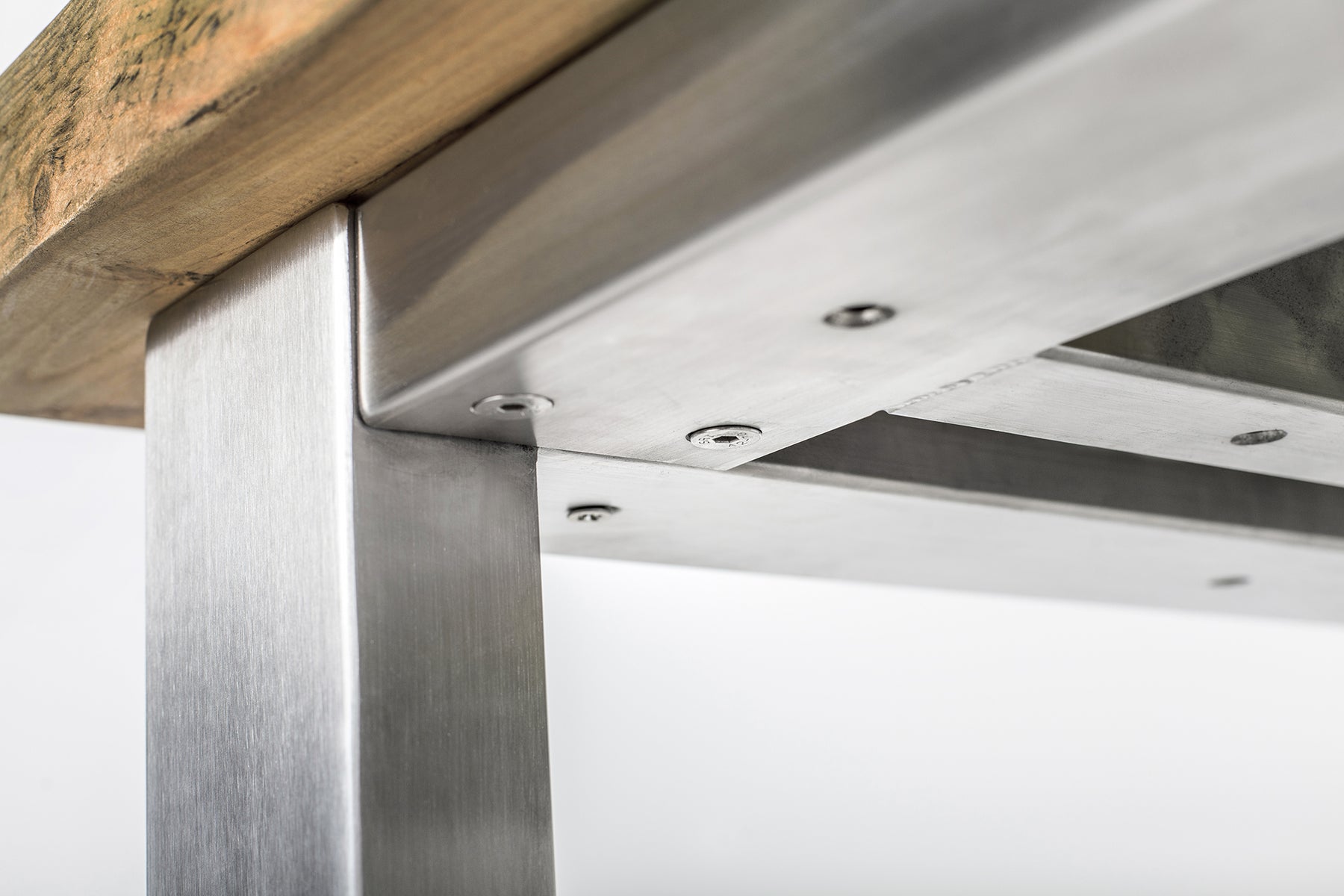Cavendish Dining Table - Short Overhang